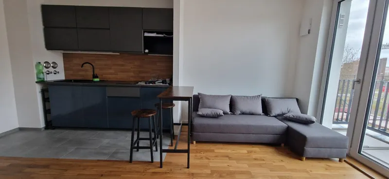 Hochwertige Neubauwohnung | Dachgeschoss | großer Südwestbalkon | voll möbliert — photo 1